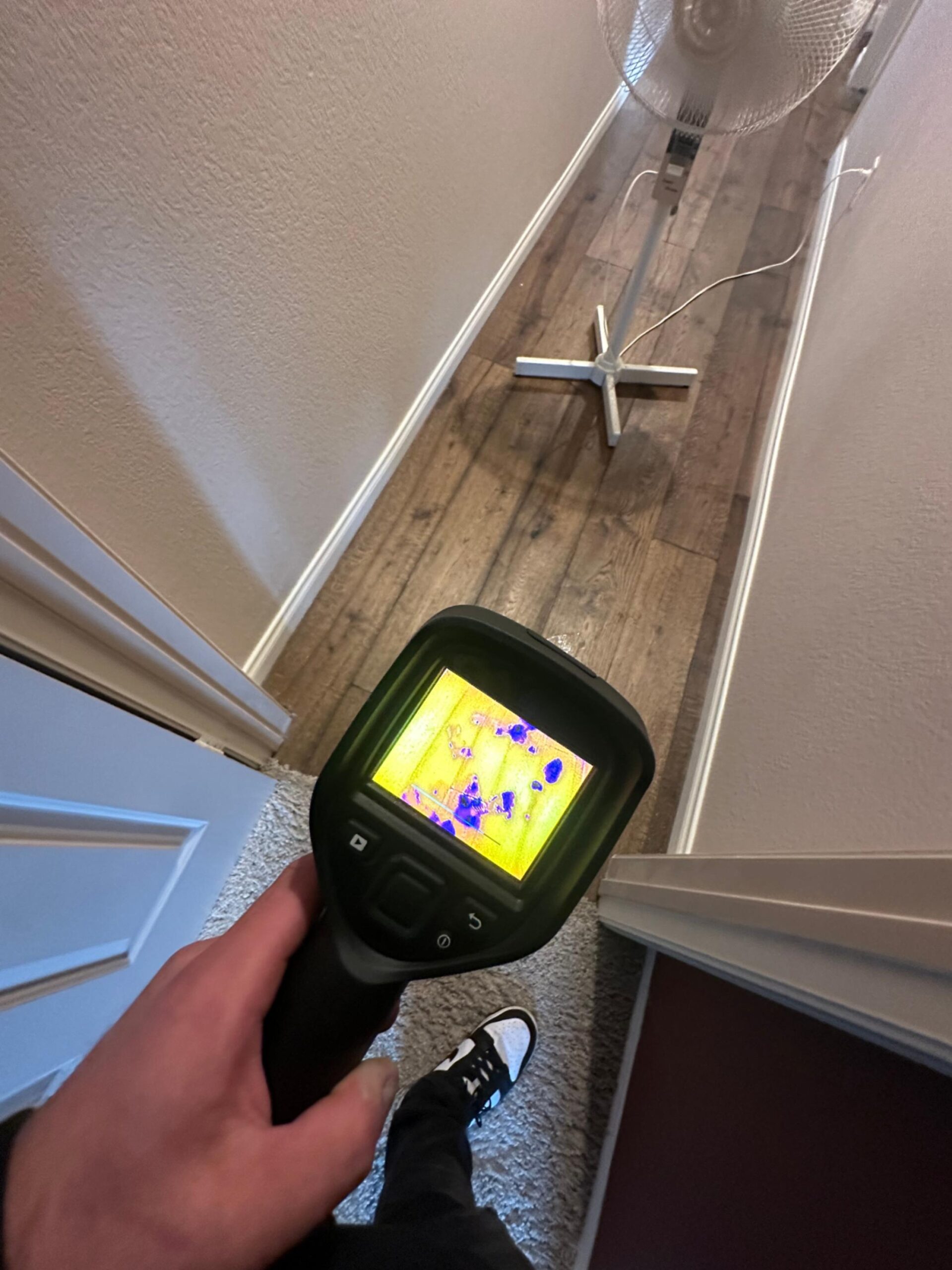 Jose Islas, Juan Rivera