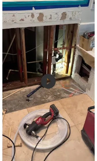 Cesar Hipolito, Fernando Mendoza