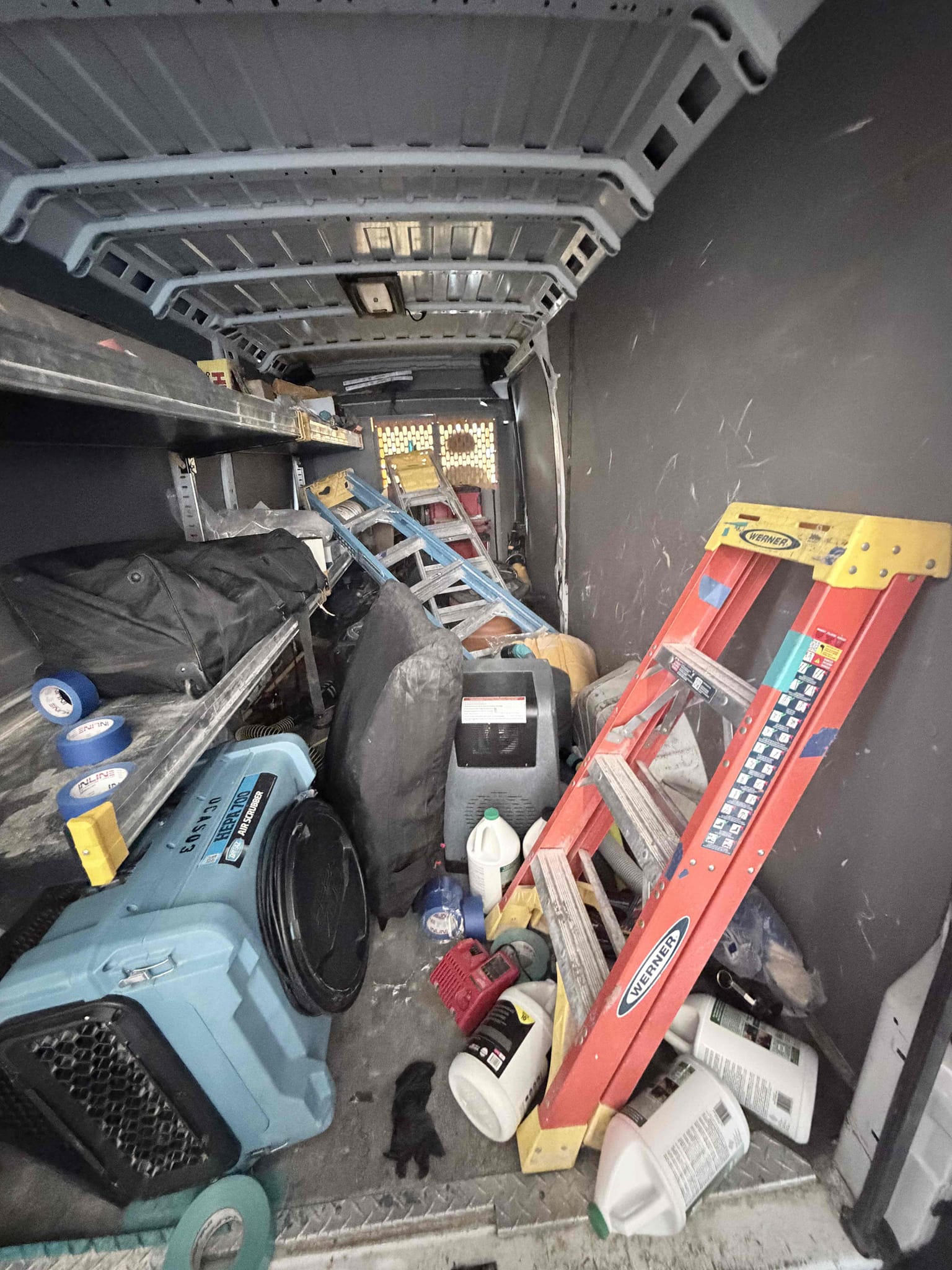 Austin De Lira, Hector Flores